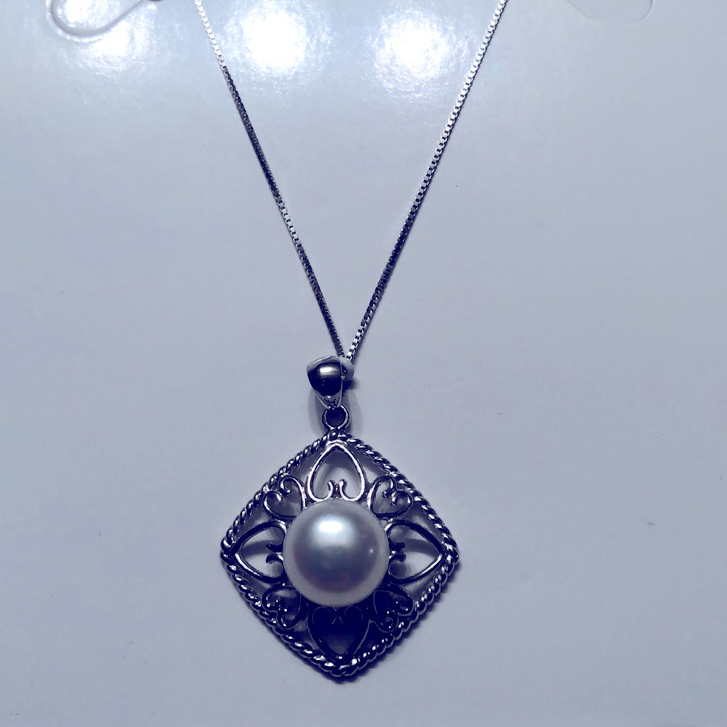 Sterling Silver And Pearl Pendant Necklace 79$